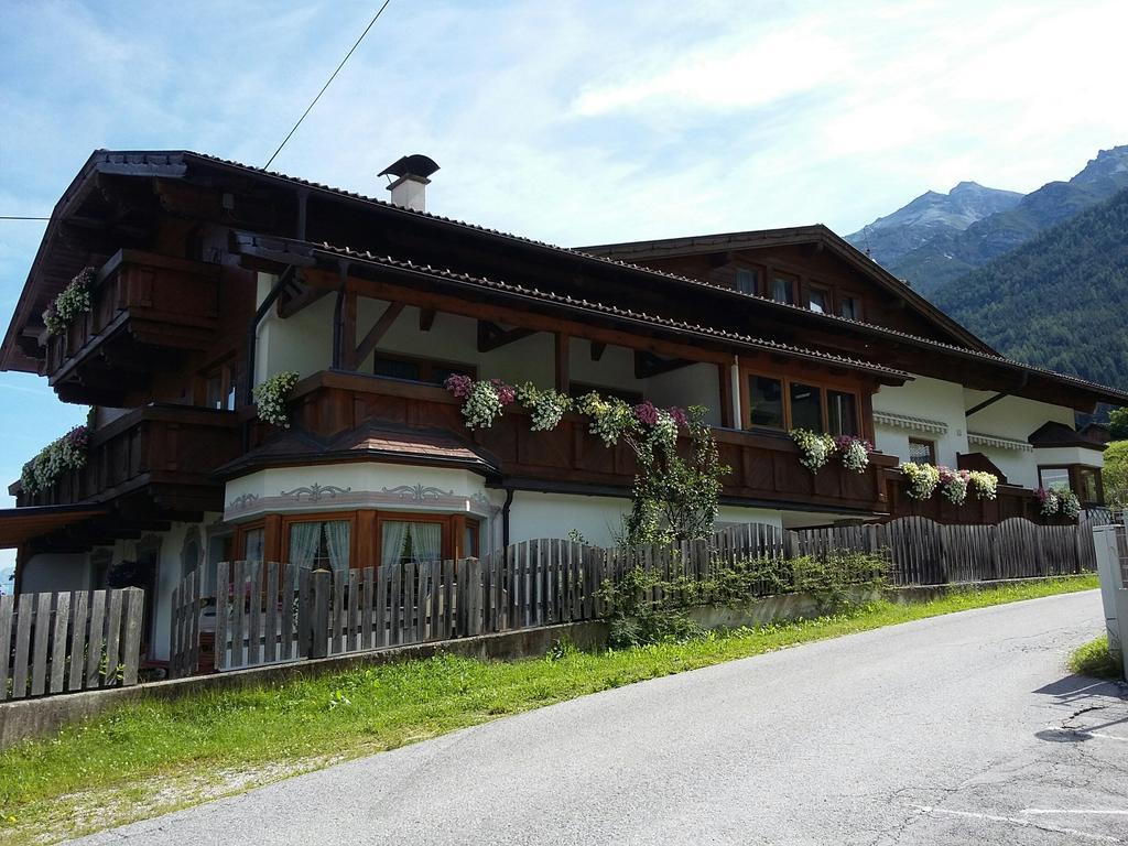 Haus Pinnistor Neustift im Stubaital Exterior photo